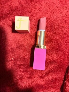 Juvia's Place Pink Matte Lipstick - Soft Rose & Free Beauty Gift Bag